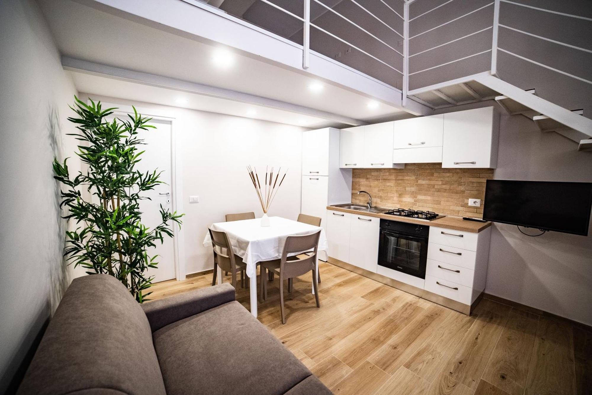 Isabel House Apartment *